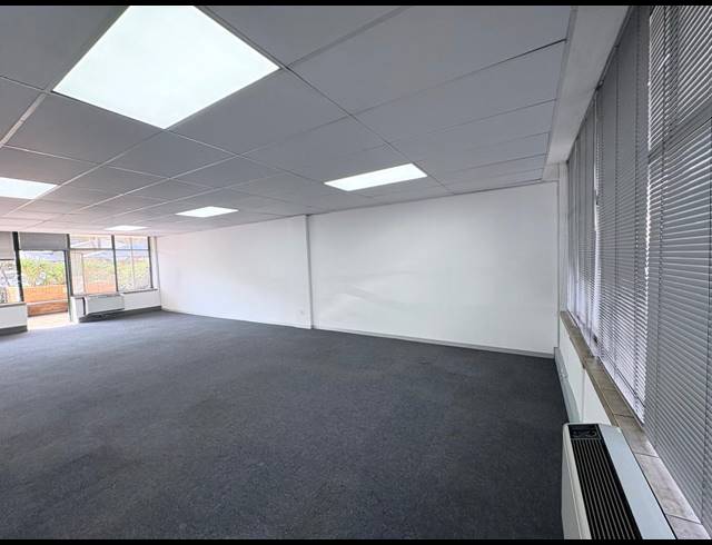 70M² OFFICE TO LET IN VORNA VALLEY